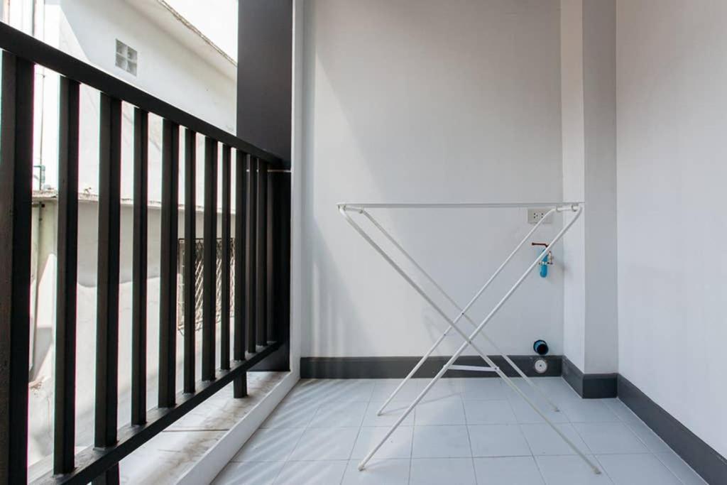 דירות בנגקוק P2 Silom Large 2Beds Full Kitchen Wifi 4-6Pax מראה חיצוני תמונה