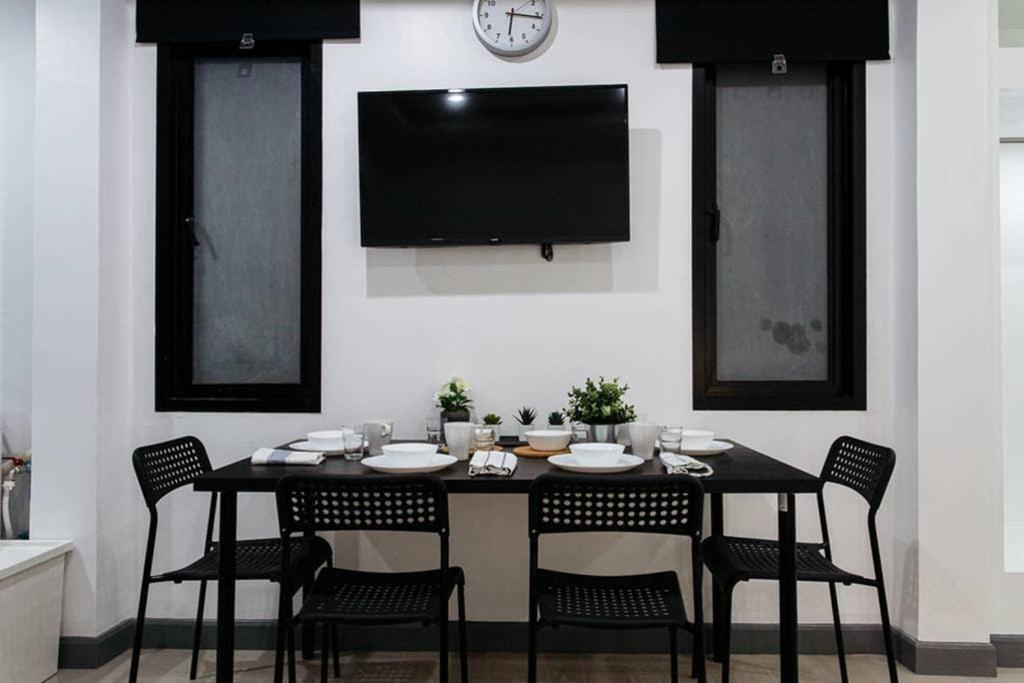 דירות בנגקוק P2 Silom Large 2Beds Full Kitchen Wifi 4-6Pax מראה חיצוני תמונה