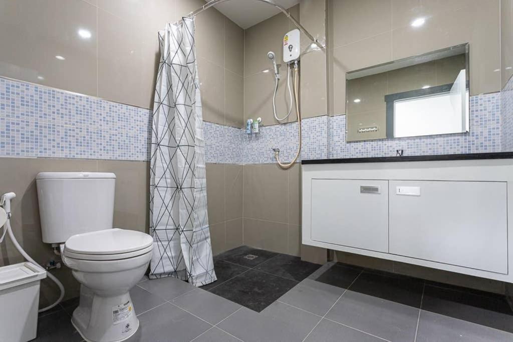 דירות בנגקוק P2 Silom Large 2Beds Full Kitchen Wifi 4-6Pax מראה חיצוני תמונה